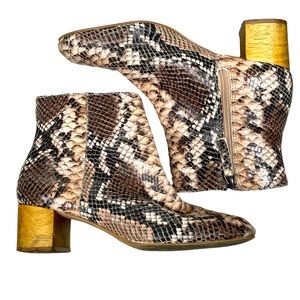 M4D3 snakeskin cream/brown side zip, 2” natural wood heel ankle booties. Sz6.5